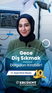 Gece diş sıkma problemi sadece dişlerinize değil, dolgularınıza da zarar verebilir 😬

Özellikle uyku sırasında oluşan yoğun baskılar zamanla:
▫️ Dolgularda çatlama
▫️ Aşınma
▫️ Kırılma
▫️ Yükseklik hissi
gibi problemlere yol açabilir ⚠️

Bazı kişiler sabah uyandığında:
🦷 Çene ağrısı
🦷 Baş ağrısı
🦷 Diş hassasiyeti
🦷 Dolgularda rahatsızlık hissi
yaşayabilir.

Uzun süre kontrol altına alınmayan diş sıkma problemi sadece dolguları değil;
kaplamaları, çene eklemini ve diş minesini de etkileyebilir 👀

Bu yüzden diş sıkma belirtilerinin erken fark edilmesi oldukça önemlidir.
Bazı hastalarda gece plağı gibi koruyucu yöntemler dişler üzerindeki baskının azaltılmasına yardımcı olabilir ✨

Bazen dişlerinize zarar veren şey çürük değil, fark etmeden uygulanan baskıdır…

✨ Özbudent | Hayata Gülümse

Sabah uyandığınızda çene ağrısı yaşıyor musunuz? 💬